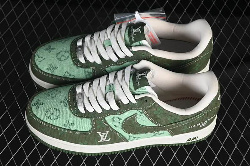 All categories Nk Air Force 1 Air Force series Nk Air Force 1 Low Air Force low top Nike Air Force 1'07 Low joint light green dark green Air Force 1 low top casual sneakers YF9511-822